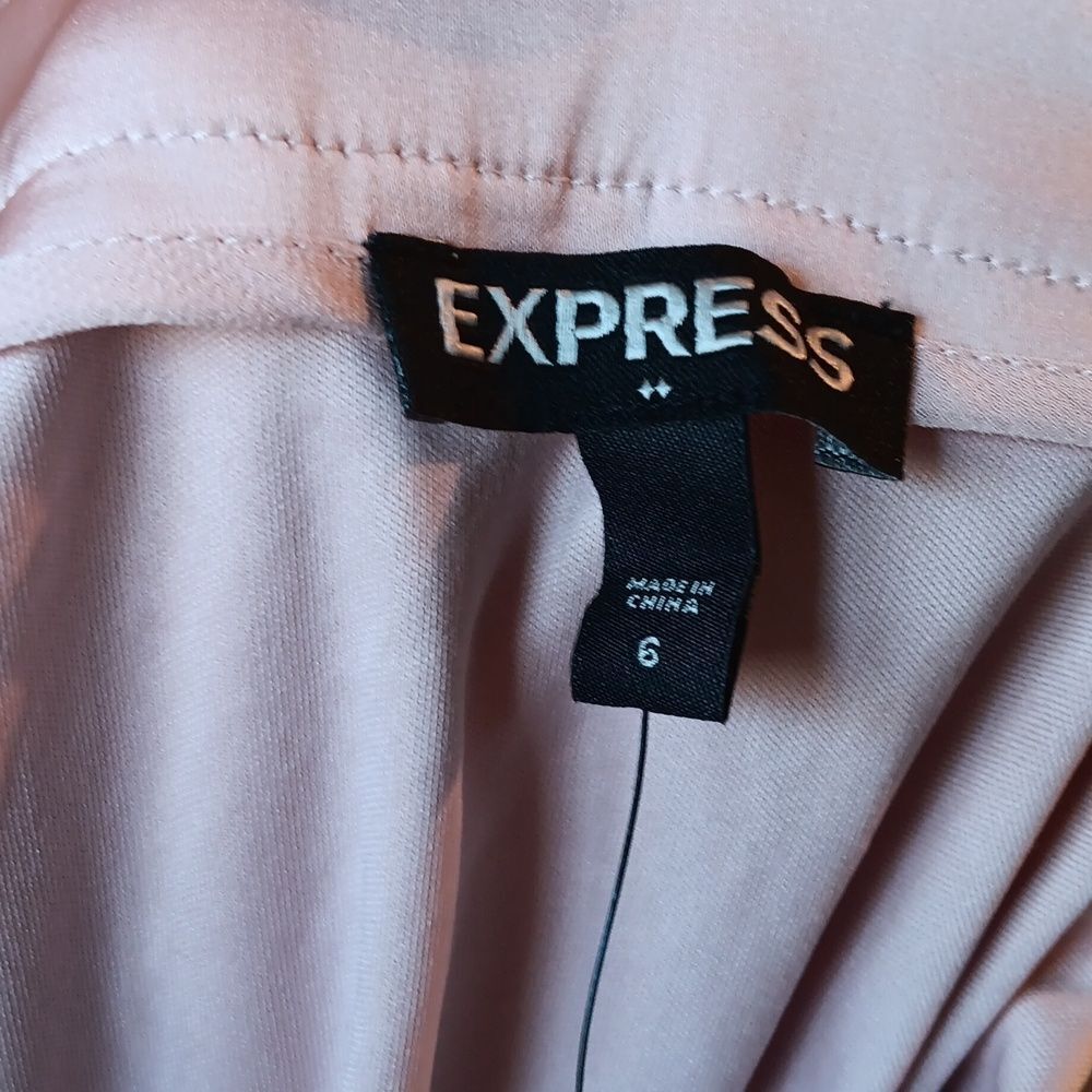 NWT Express Pink Feathered Mini Skirt Size 6 - Picture 7 of 12